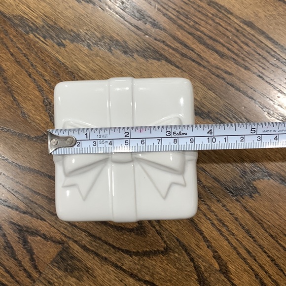 New Le Creuset White Gift Box Ramekin - Picture 7 of 9